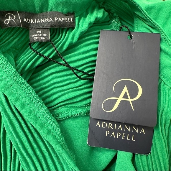 Adrianna Papell Pleated Flutter Sleeve Blouse Kelly Green Size Medium NWT - Picture 2 of 7